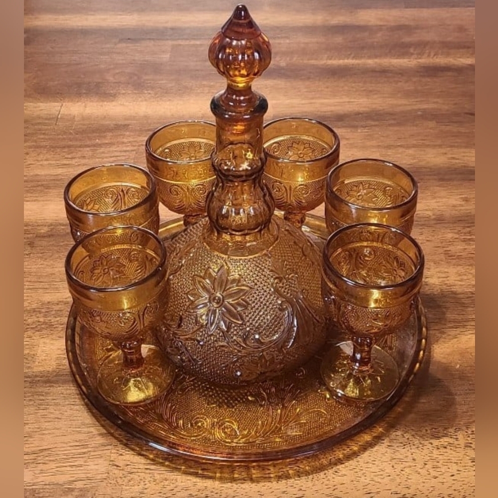Vintage Indiana amber glass decanter set